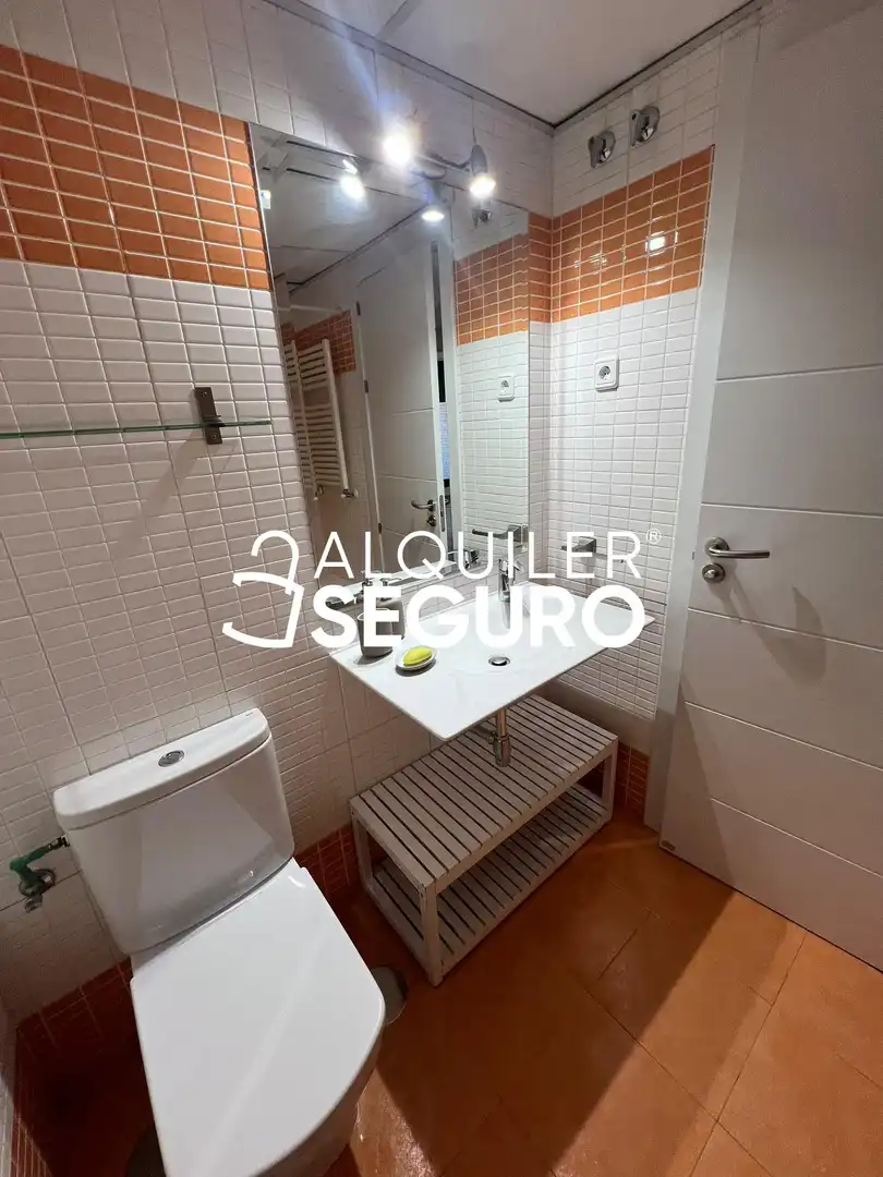 Baño de Piso de alquiler en Madrid con Aire acondicionado, Calefacción y Terraza