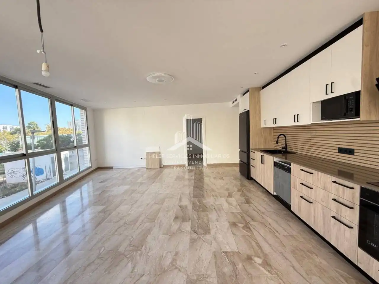 Sala de estar de Piso en venta en Castellón de la Plana / Castelló de la Plana con Aire acondicionado, Calefacción y Alarma