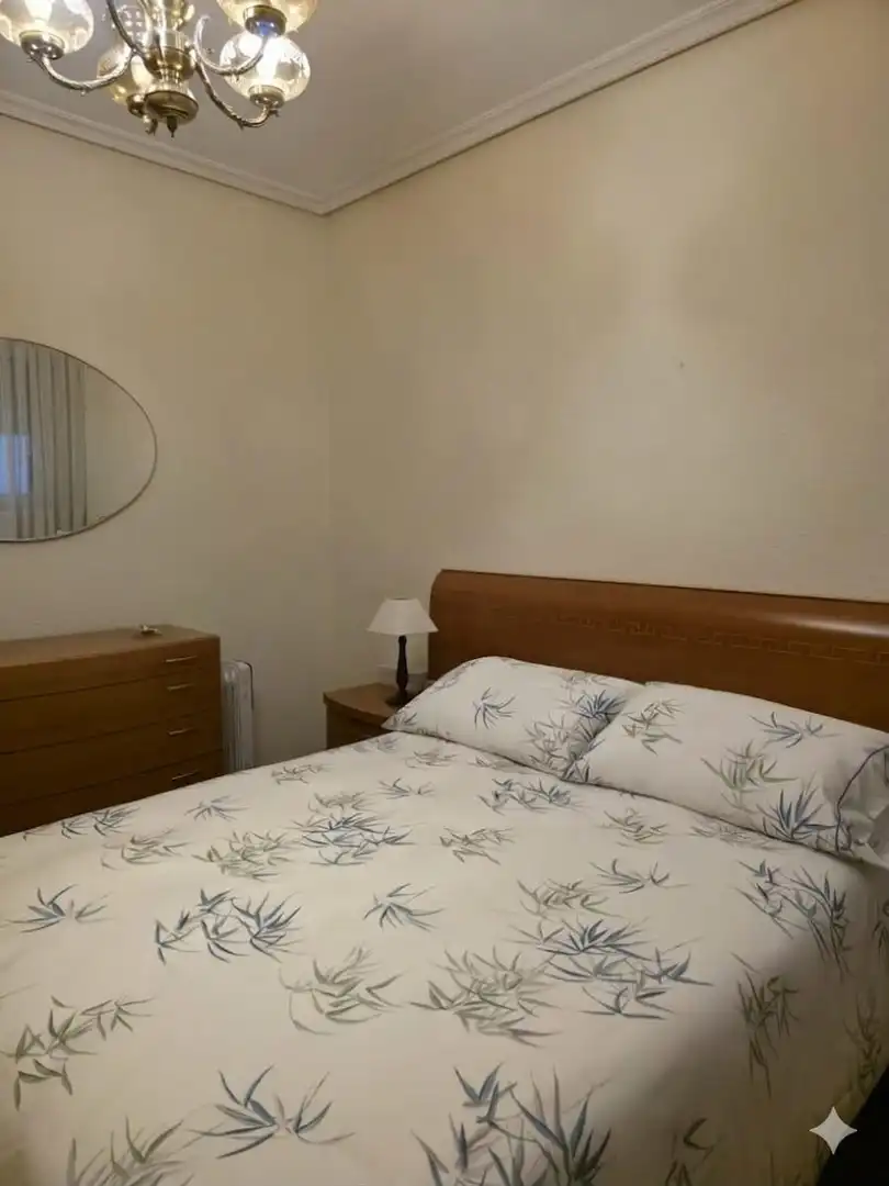 Schlafzimmer von Wohnung zum Verkauf in Santander mit Heizung, Parkett und Möbliert