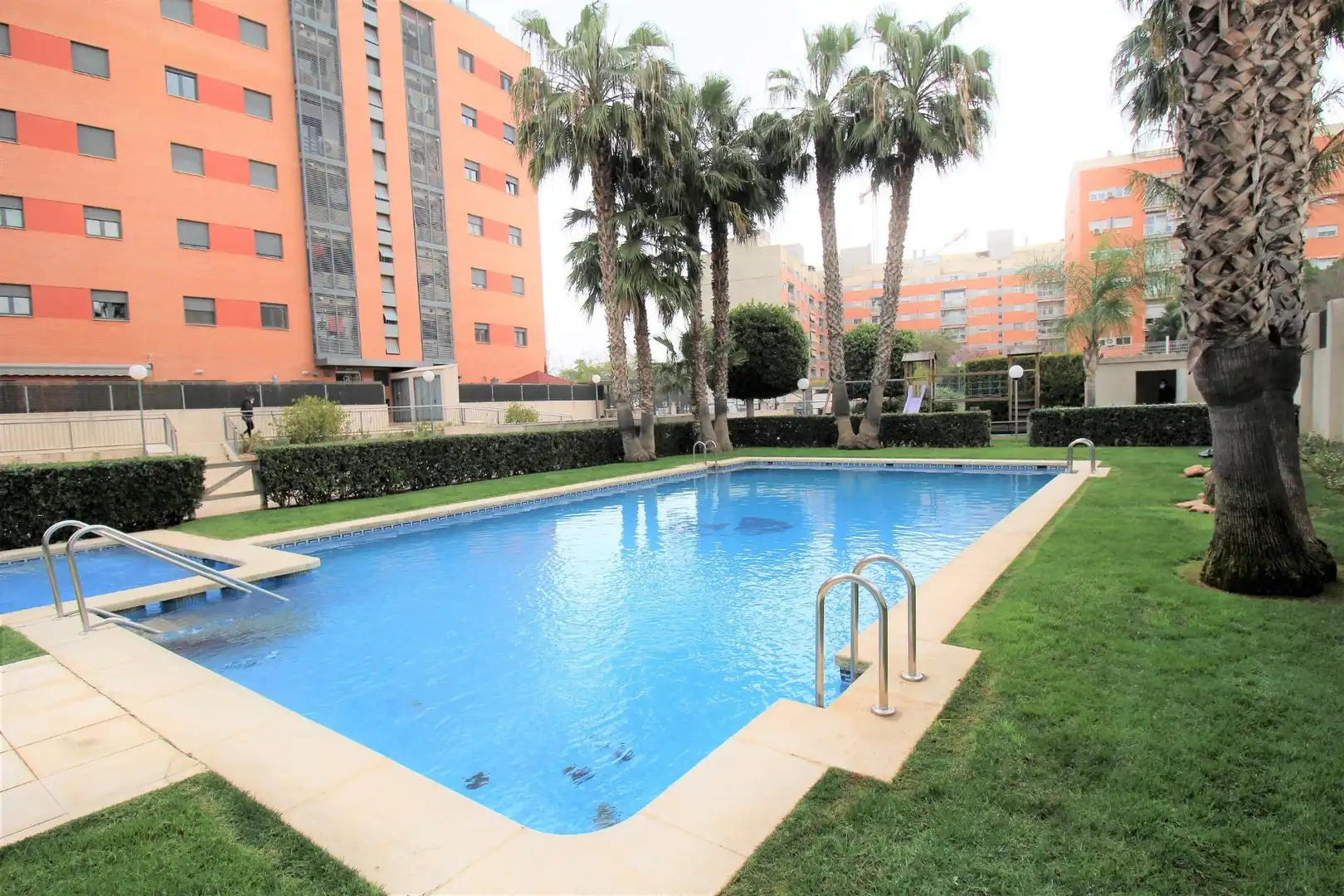 Flat with pool for sale in Benicalap