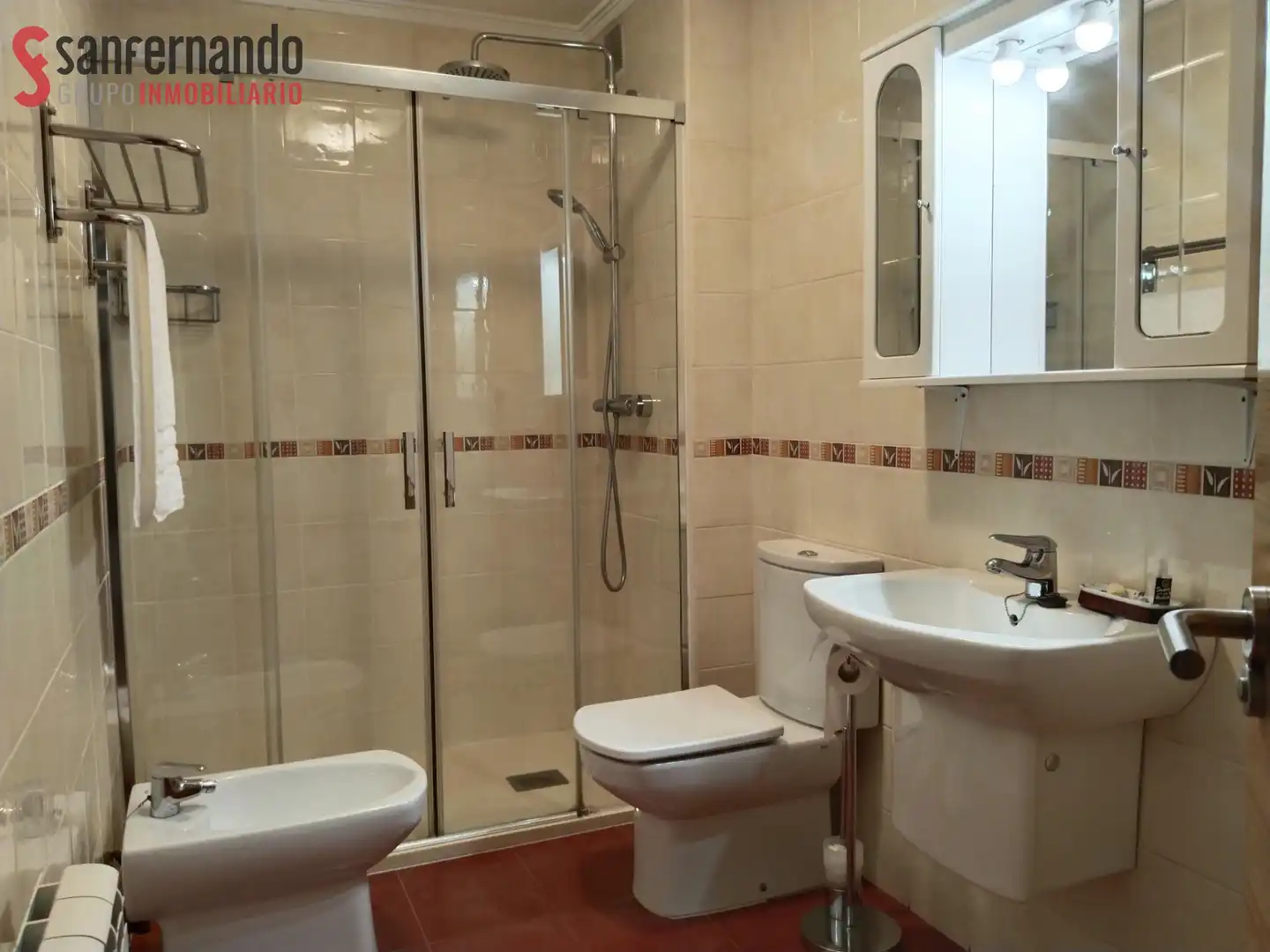 Bathroom of Flat for rent in Los Corrales de Buelna   with Heating, Parquet flooring and Furnished