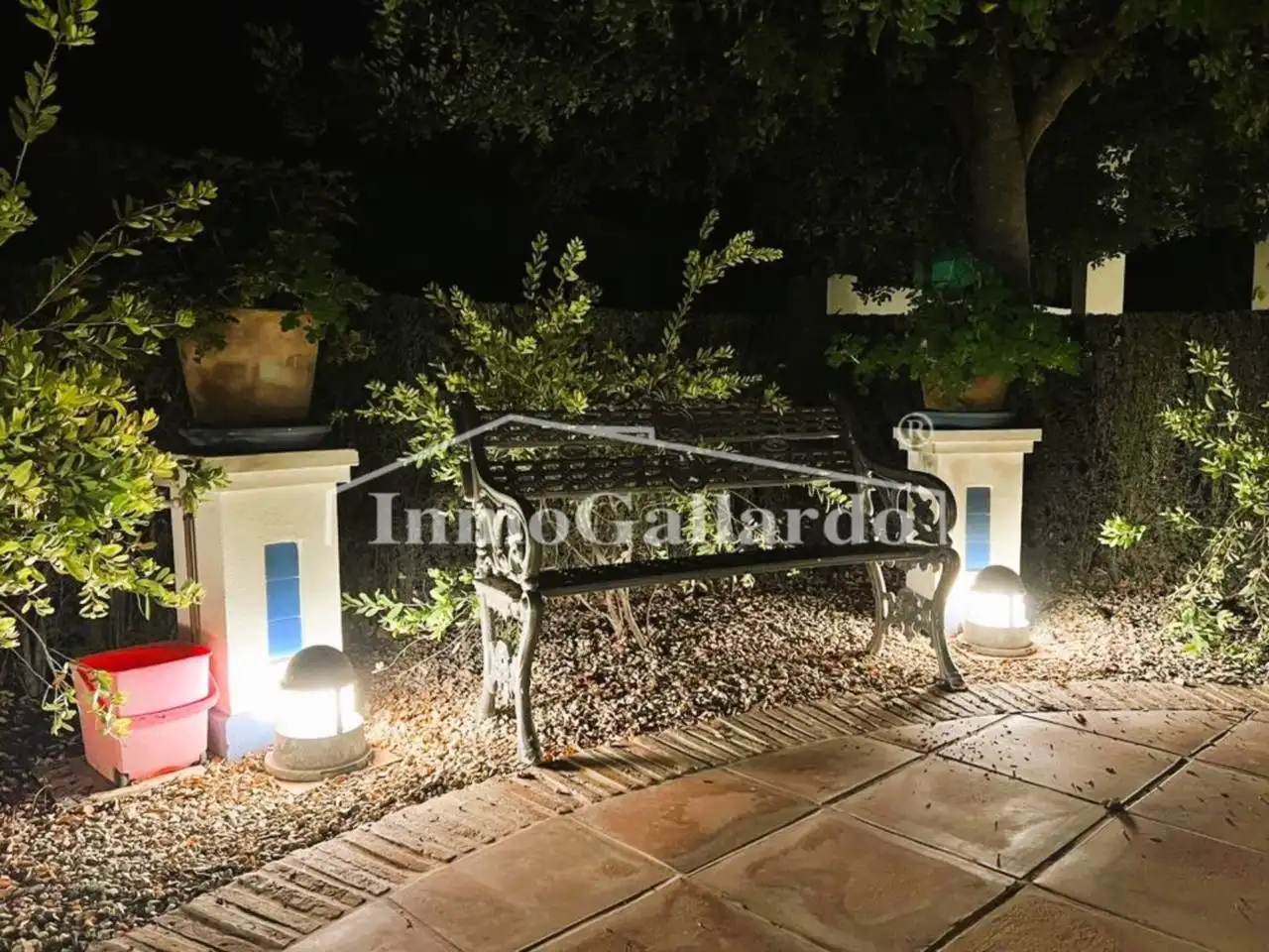 Garden of Buildings for sale in Lucena