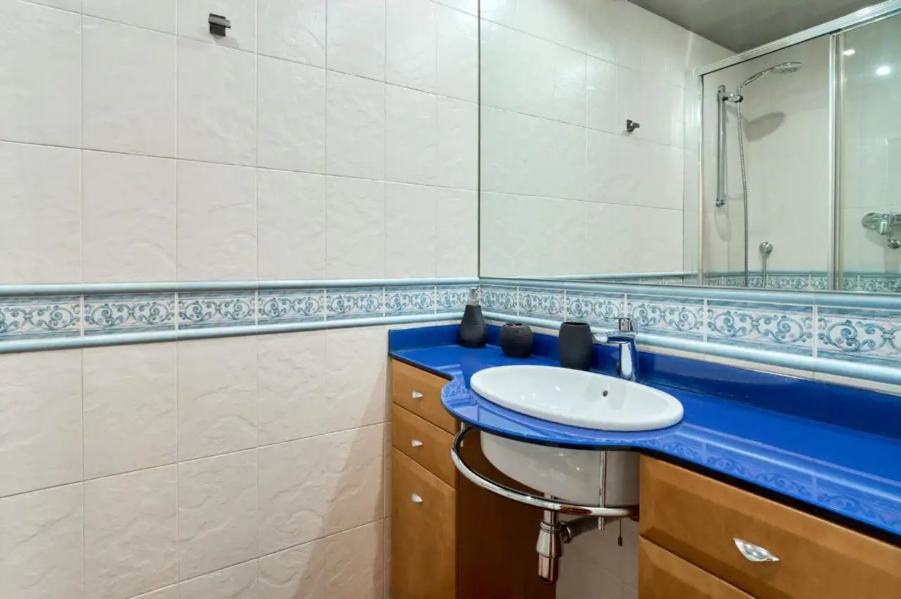 Bathroom of Flat for sale in Barcelona  with Heating and Balcony