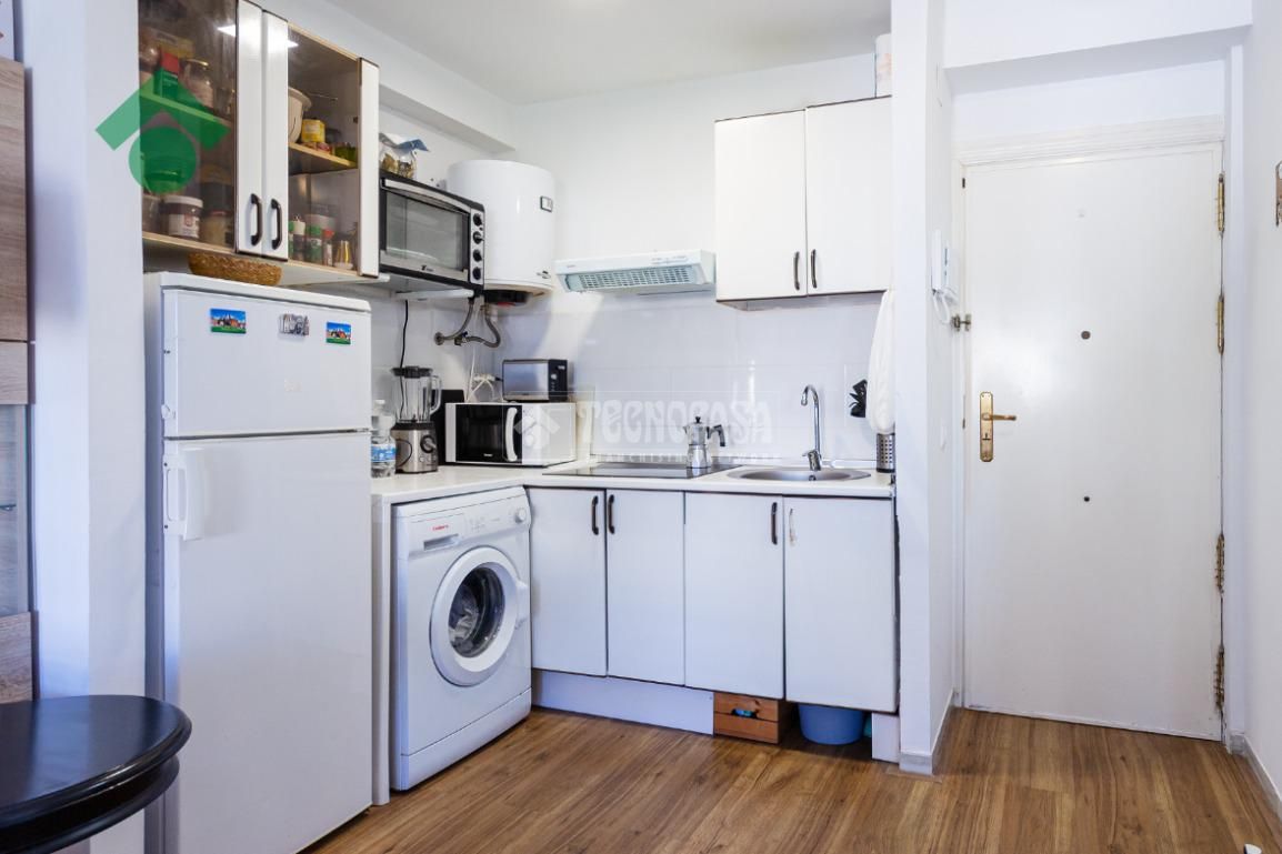 Kitchen of Flat for sale in Rincón de la Victoria