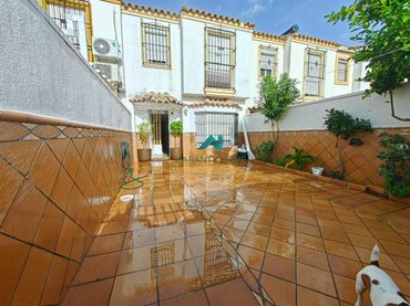Maison jumelée avec balcon à vendre à El Retiro - Parque Atlántico - Ronda este