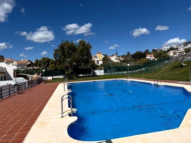Swimming pool of Single-family semi-detached for sale in Vélez-Málaga  with Terrace, Furnished and Balcony