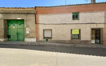 Exterior view of Single-family semi-detached for sale in Pozorrubielos de la Mancha