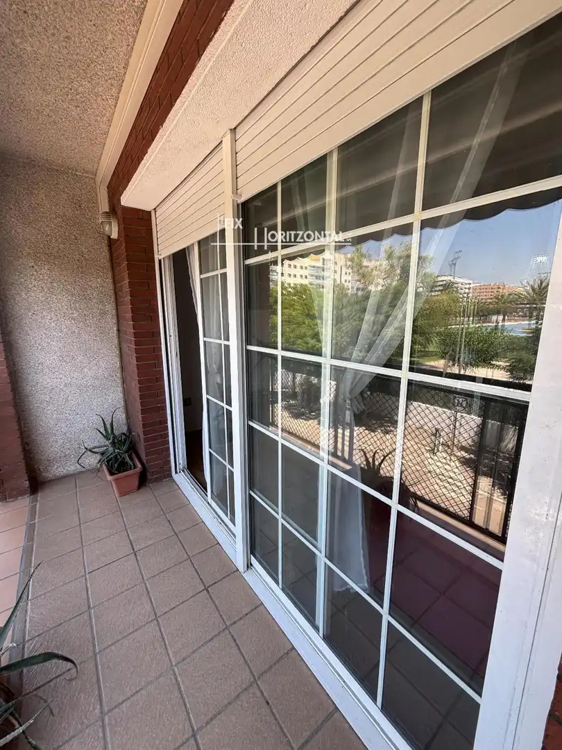 Außenansicht von Wohnung zur Miete in Barberà del Vallès mit Klimaanlage, Heizung und Terrasse