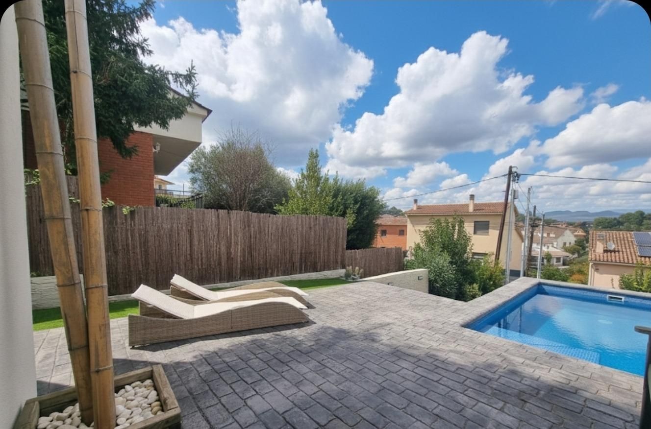 Piscina de Casa o chalet en venta en Lliçà d'Amunt con Piscina