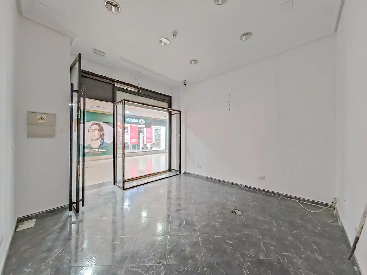 Local en venta en Val