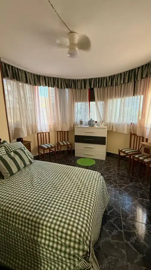 Schlafzimmer von Wohnungen zum Verkauf in Benidorm mit Privatgarten, Möbliert und Gemeinschaftspool