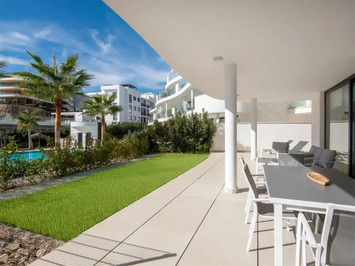 Terrasse von Erdgeschoss zum Verkauf in Fuengirola mit Klimaanlage und Schwimmbad
