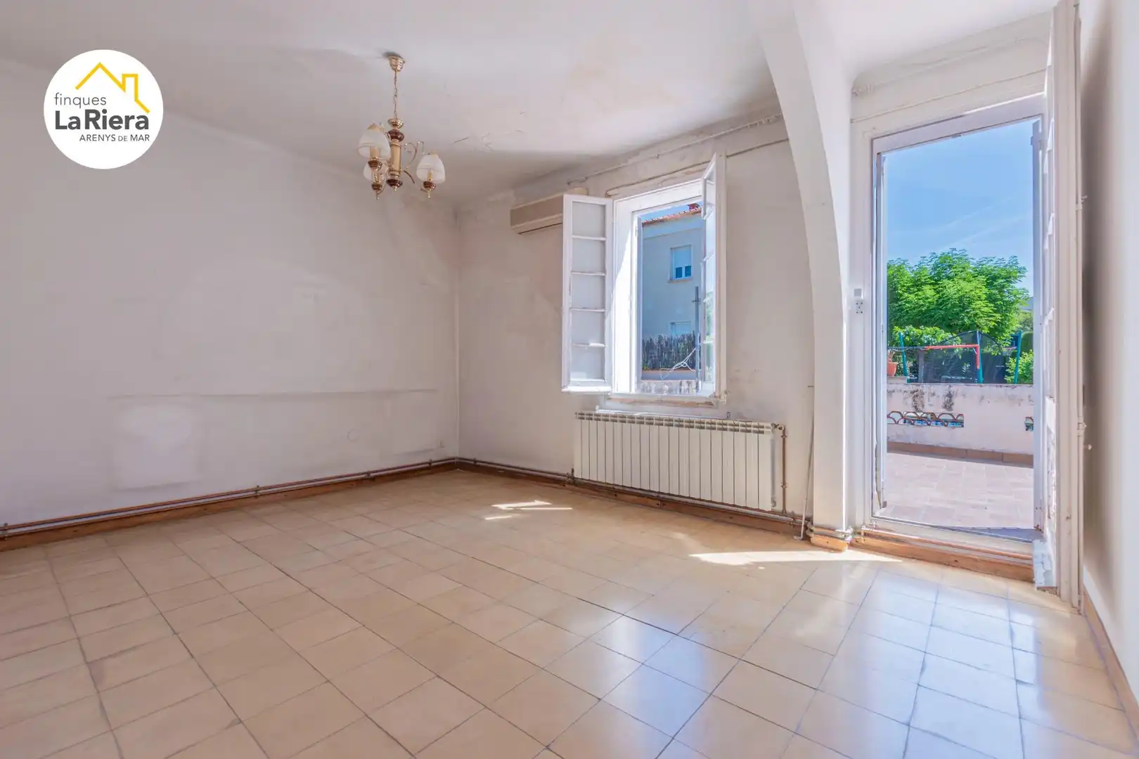 Sala d'estar de Casa o xalet en venda en La Garriga amb Calefacció, Jardí privat i Traster