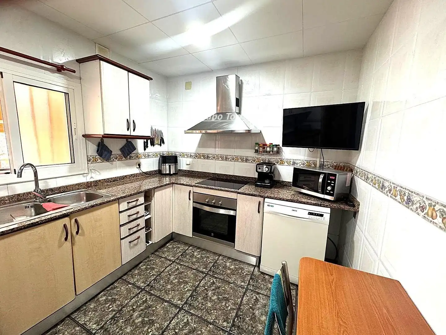 Kitchen of Houses for sale in La Bisbal del Penedès  with Air Conditioner, Heating and Terrace