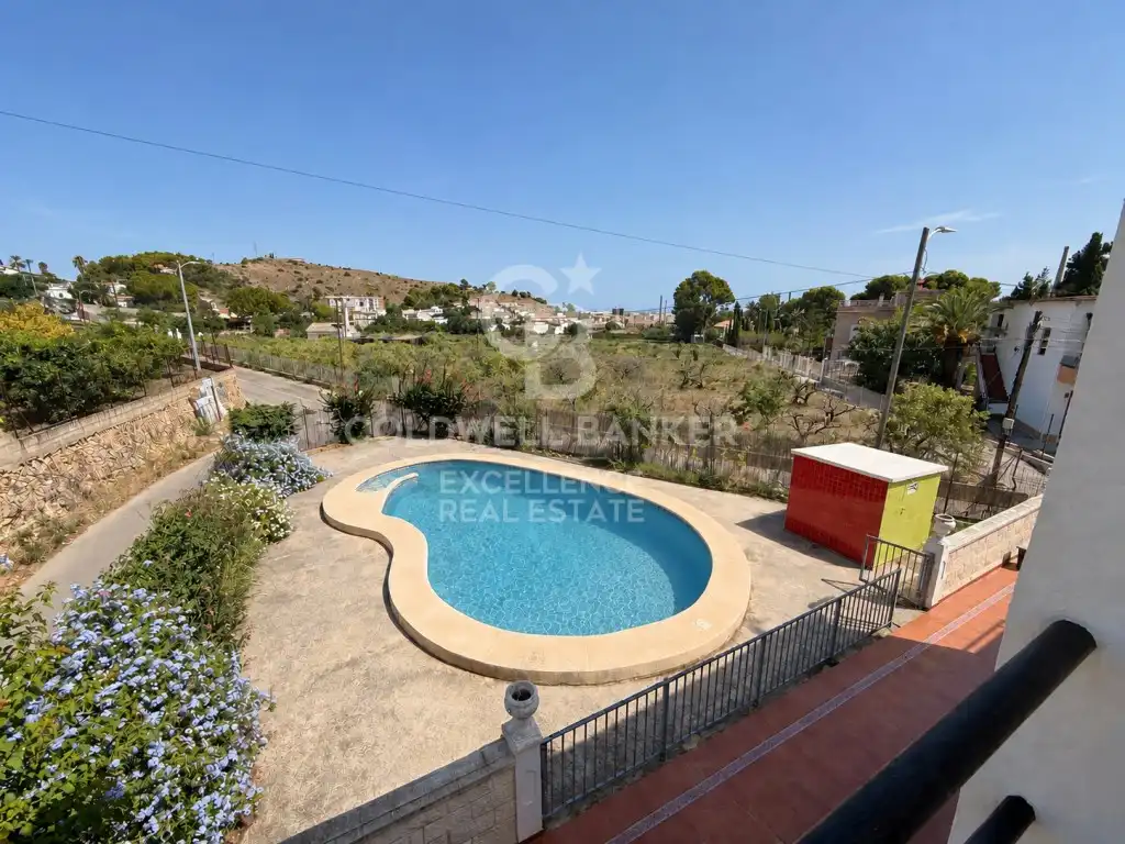 Vista exterior de Casa o chalet en venta en Oliva con Aire acondicionado, Terraza y Piscina