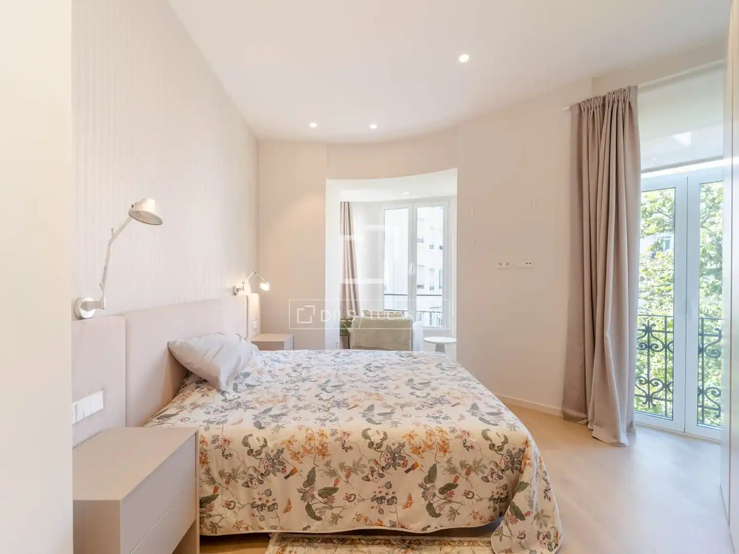 Habitación de Piso de alquiler en Valencia con Aire acondicionado, Amueblado y Balcón