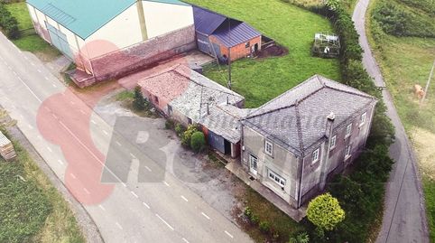 Casa con nave en A Pontenova