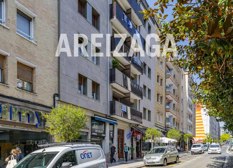 Vista exterior de Piso en venta en Donostia - San Sebastián  con Calefacción, Amueblado y Balcón