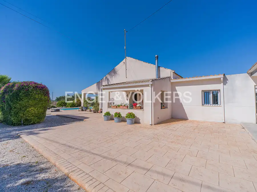 Vista exterior de Casa o chalet en venta en Santa Pola con Aire acondicionado, Calefacción y Jardín privado