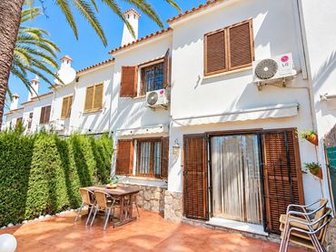 Maison mitoyenne avec piscine à vendre à Las Marinas / Les Marines