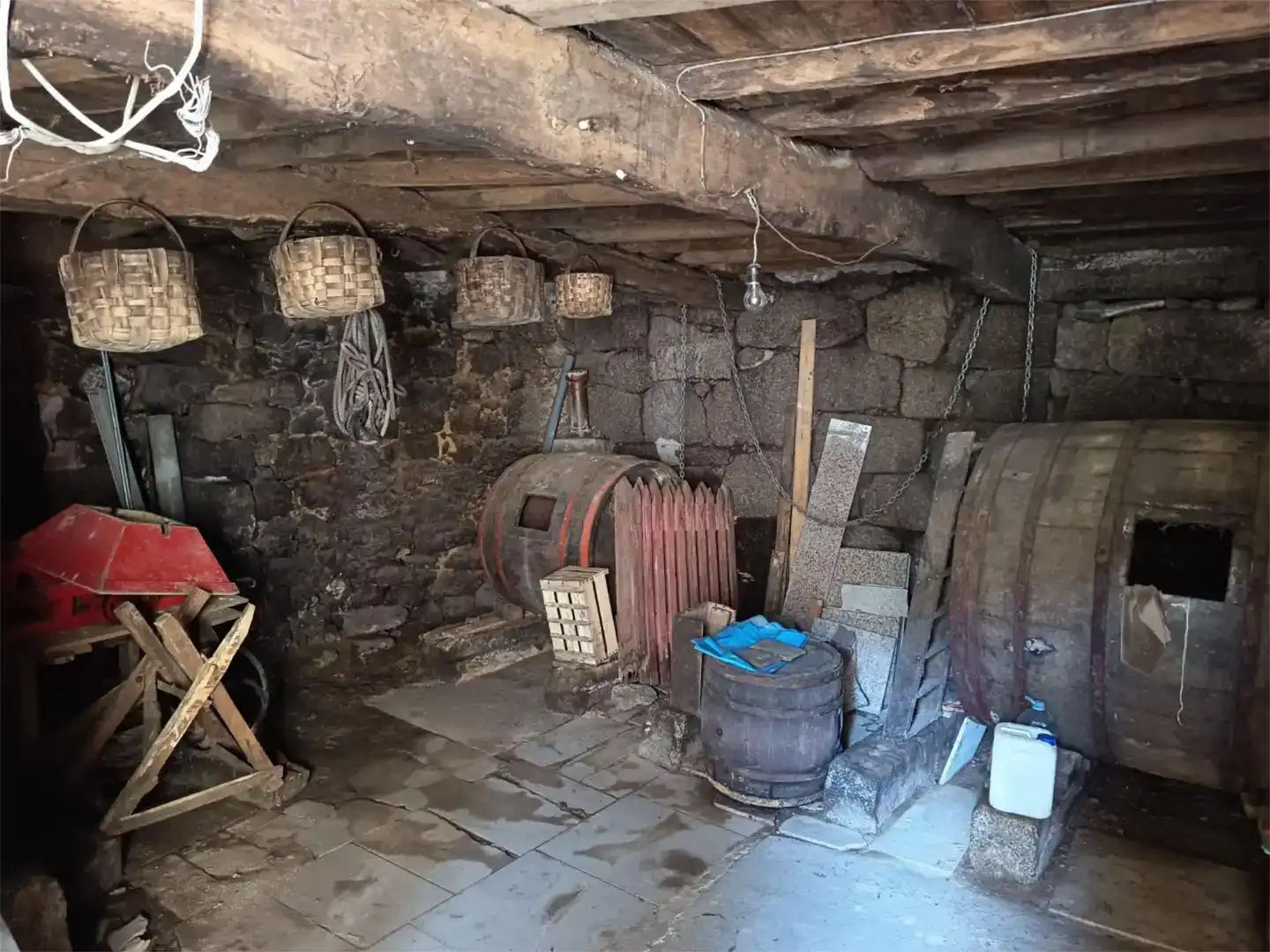 Casa adosada en venda en Leiro amb Jardí privat, Traster i Moblat