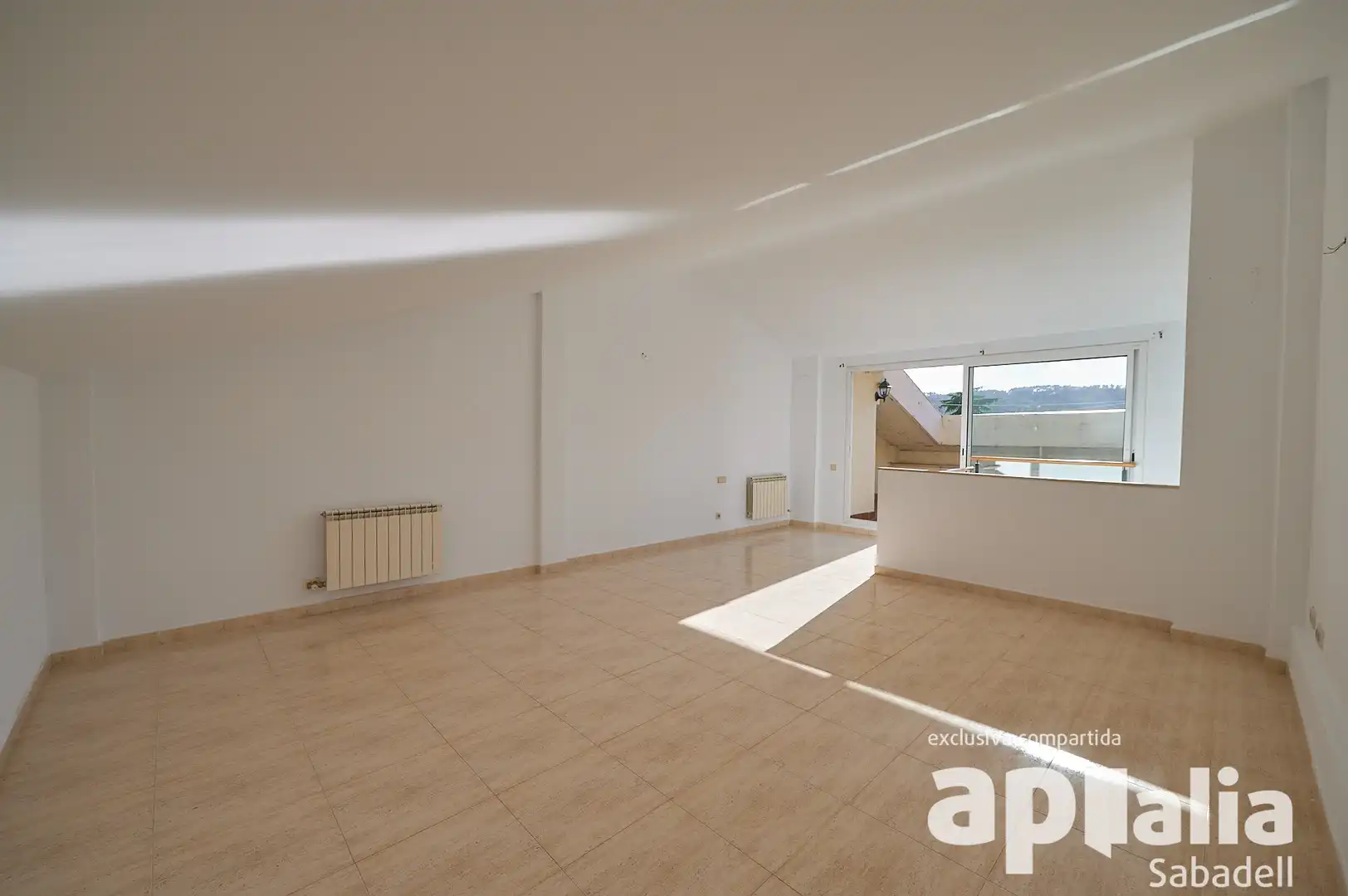 Sala de estar de Casa adosada en venta en Sentmenat con Aire acondicionado, Calefacción y Terraza