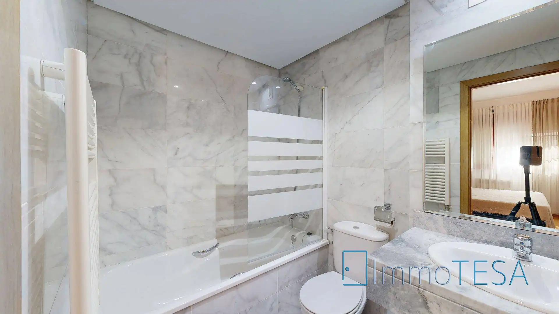 Badezimmer von Wohnung zum Verkauf in Barberà del Vallès mit Klimaanlage, Heizung und Parkett