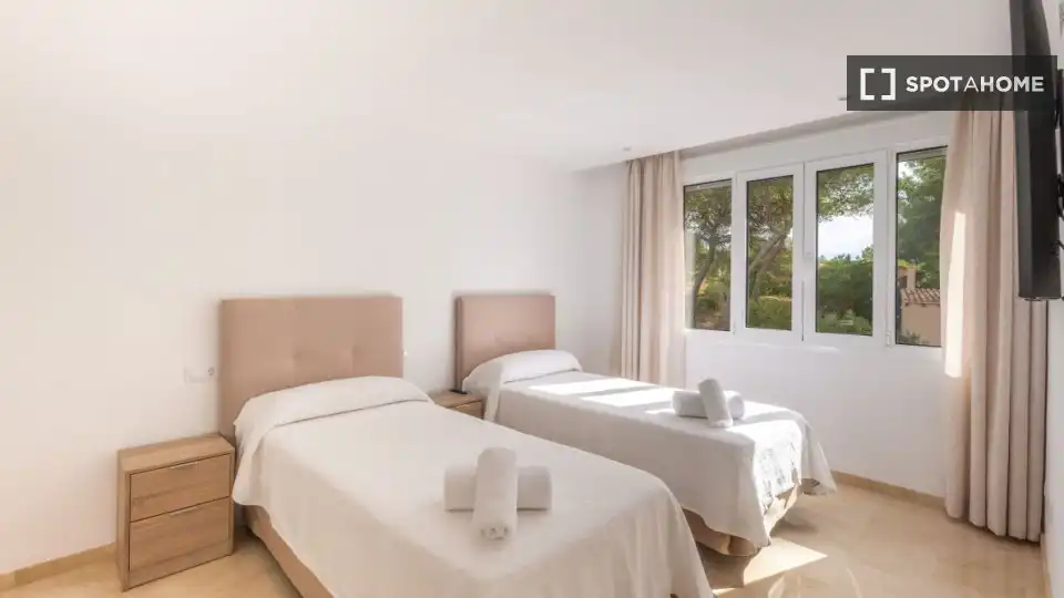 Bedroom of Apartments for share in  Palma de Mallorca  with Air Conditioner, Terrace and Furnished