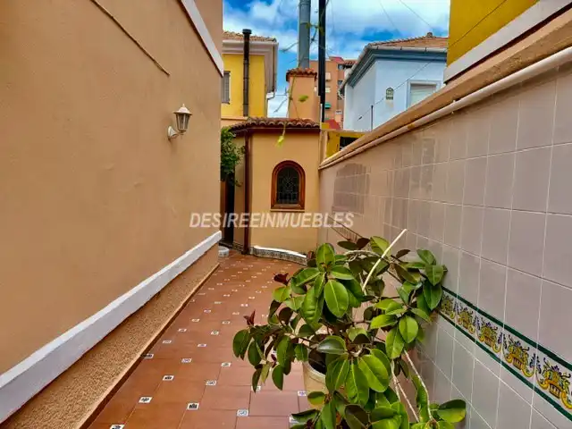 Vista exterior de Casa o xalet de lloguer en Valencia amb Aire condicionat, Calefacció i Terrassa