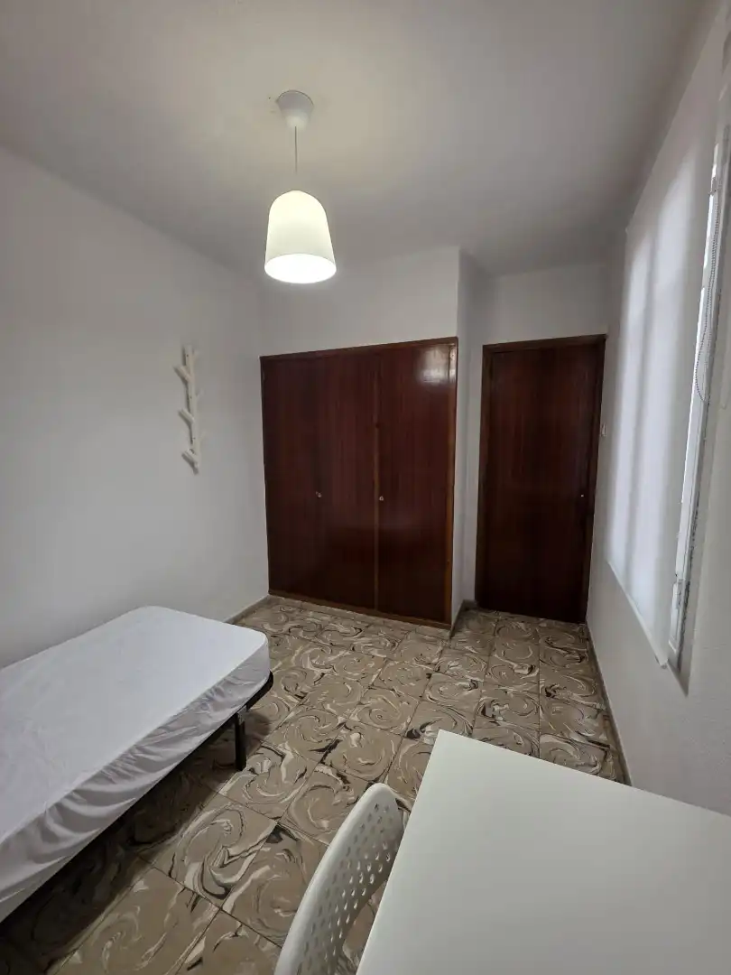 Bedroom of Flat for share in Gandia  with Furnished, Oven and Washing machine