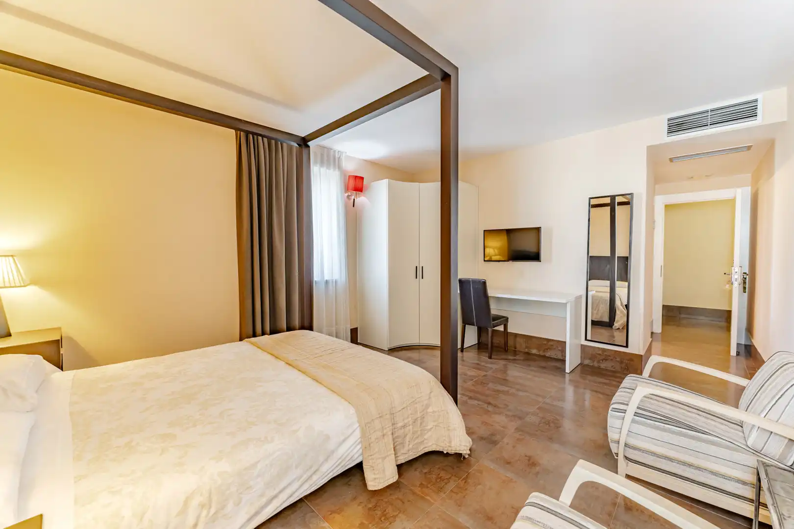 Habitación de Edificio en venta en Valle de Losa con Alarma