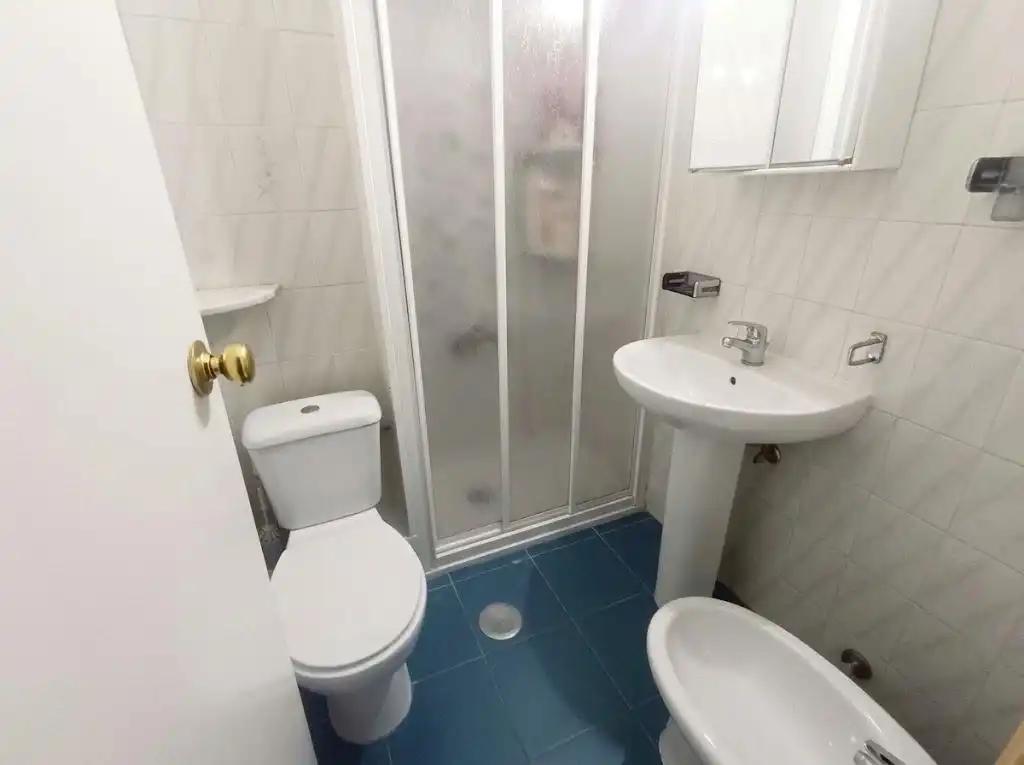 Baño de Piso en venta en Bailén - Miraflores