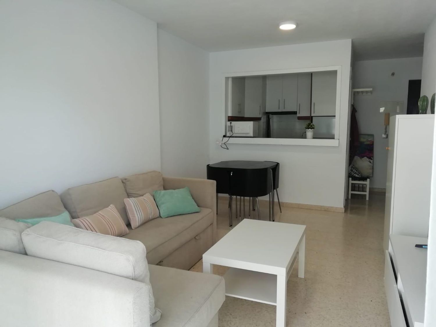 Sala d'estar de Pis en venda en Vélez-Málaga amb Aire condicionat, Jardí privat i Terrassa