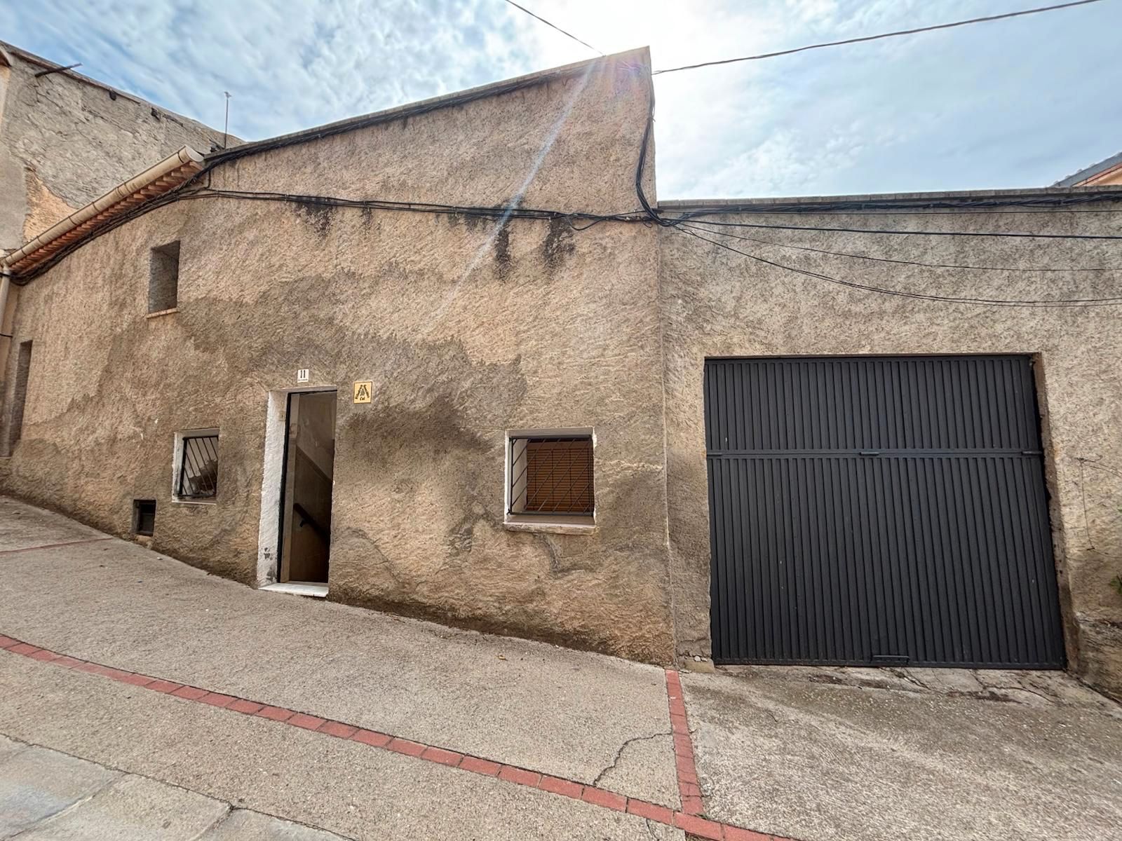 Vista exterior de Casa o xalet en venda en Artesa de Segre amb Calefacció, Terrassa i Moblat