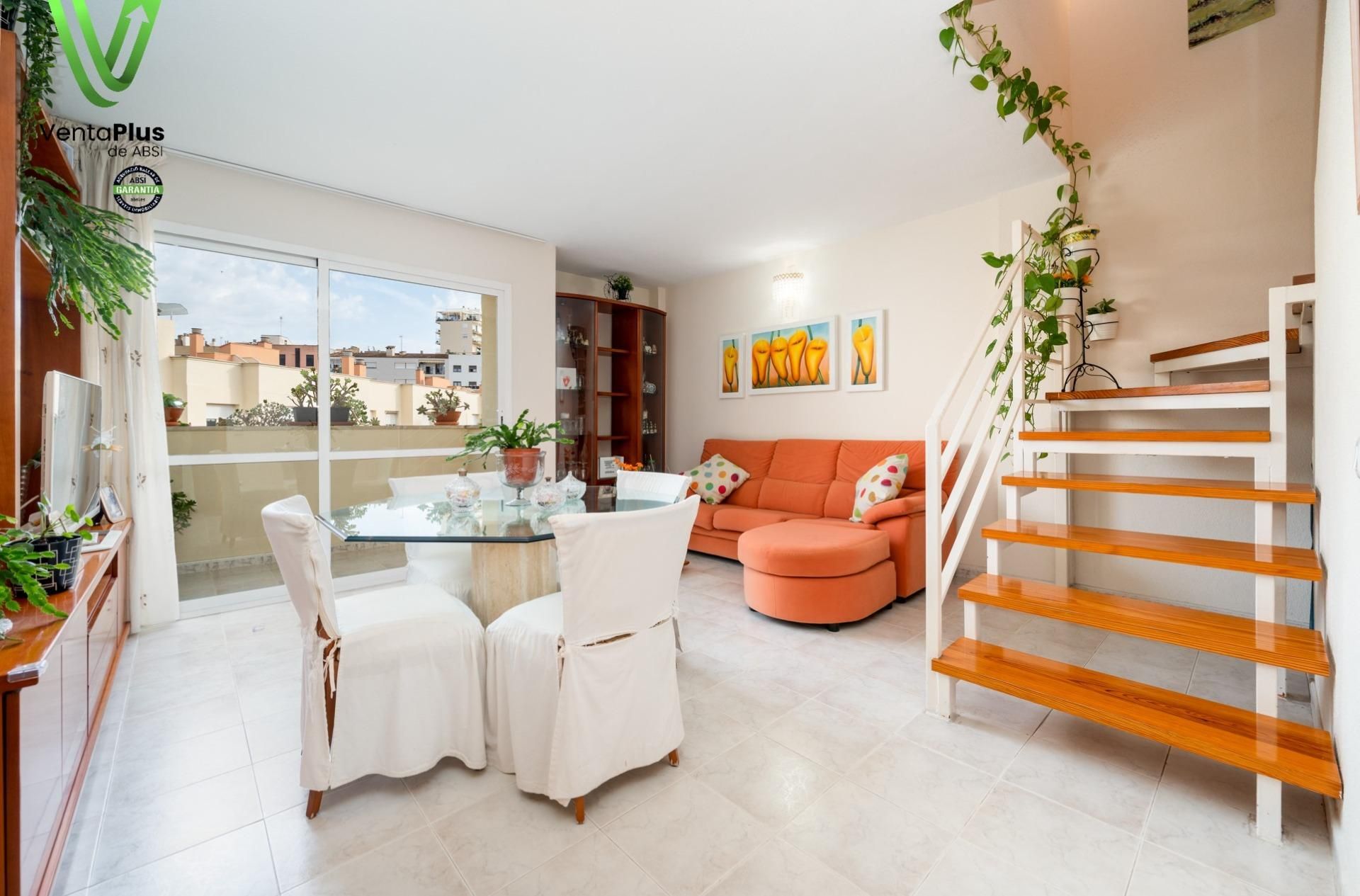 Sala d'estar de Dúplex en venda en  Palma de Mallorca amb Aire condicionat, Calefacció i Balcó