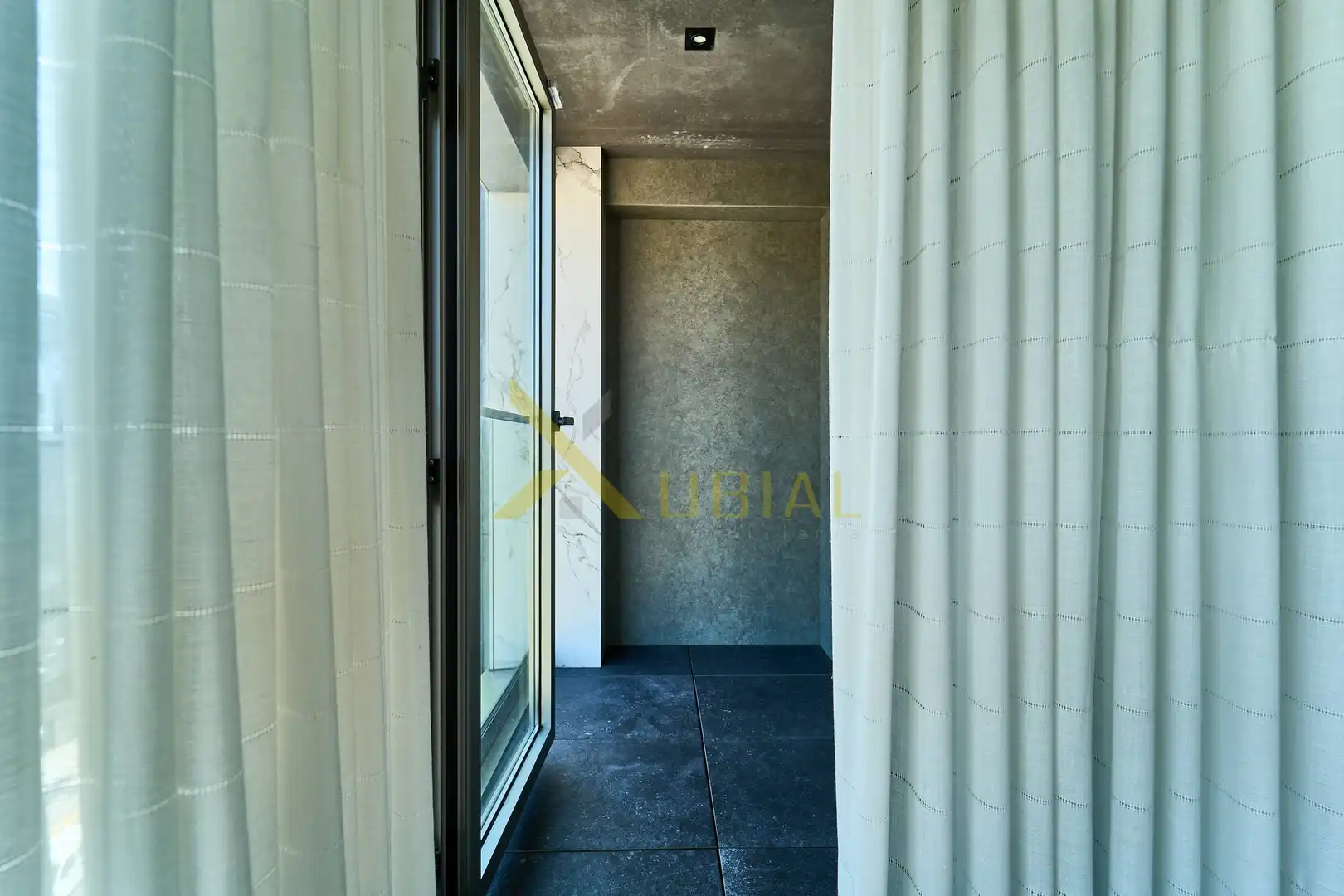 Flat for sale in A Coruña Capital   with Storage room, Furnished and Balcony