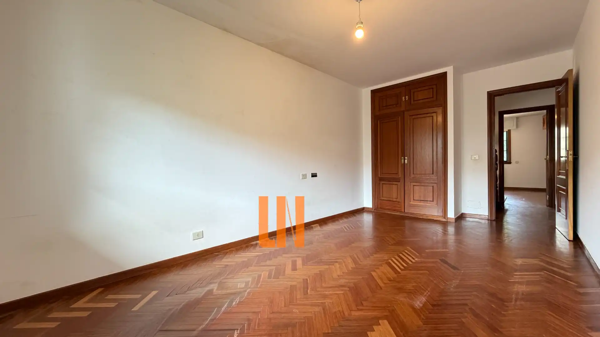 Casa adosada en venta en Oleiros con Calefacción, Jardín privado y Parquet