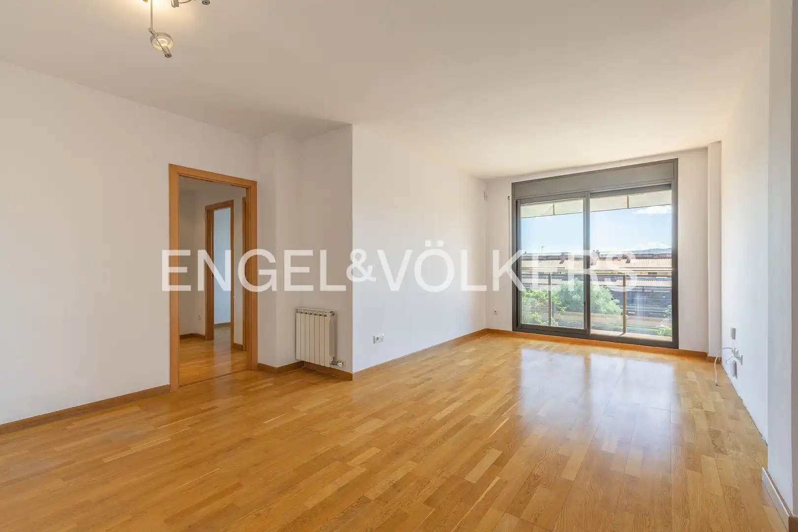 Living room of Flat for sale in Sant Cugat del Vallès  with Heating, Private garden and Parquet flooring