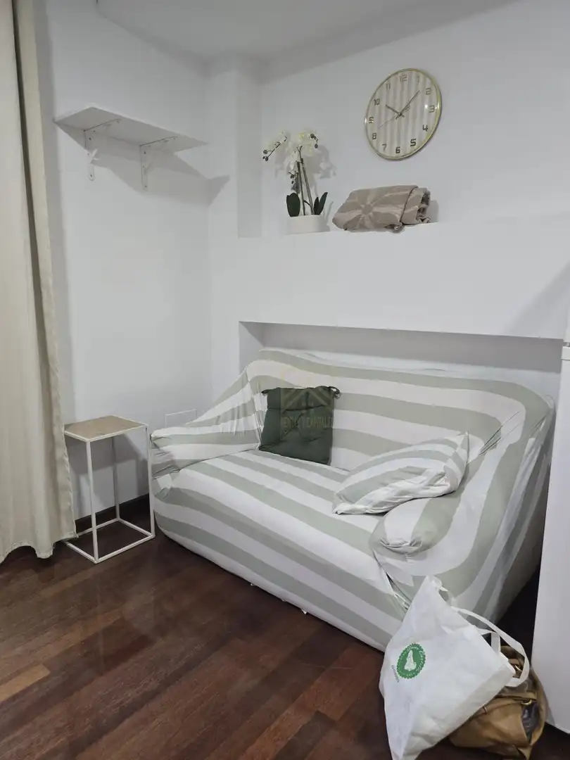 Schlafzimmer von Wohnung zur Miete in Piélagos mit Heizung, Parkett und Möbliert