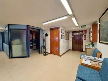 Oficina amb ascensor en venda a Oeste