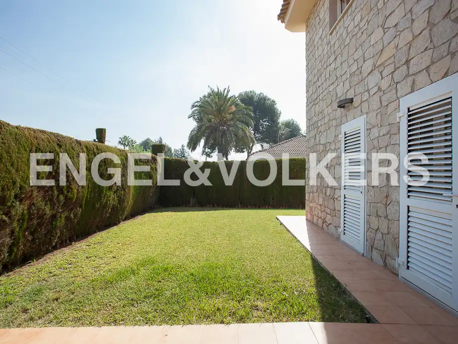 Jardín de Casa o chalet en venta en Serra con Calefacción, Jardín privado y Trastero