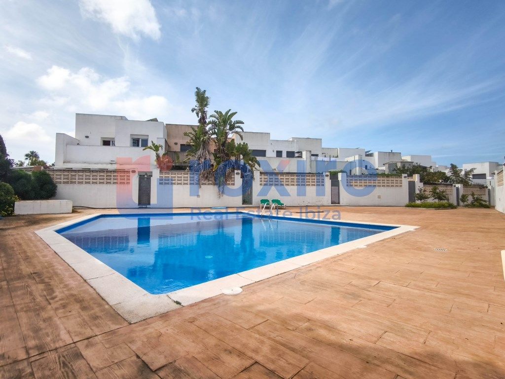 Swimming pool of Single-family semi-detached for sale in Sant Josep de sa Talaia  with Air Conditioner, Terrace and Swimming Pool