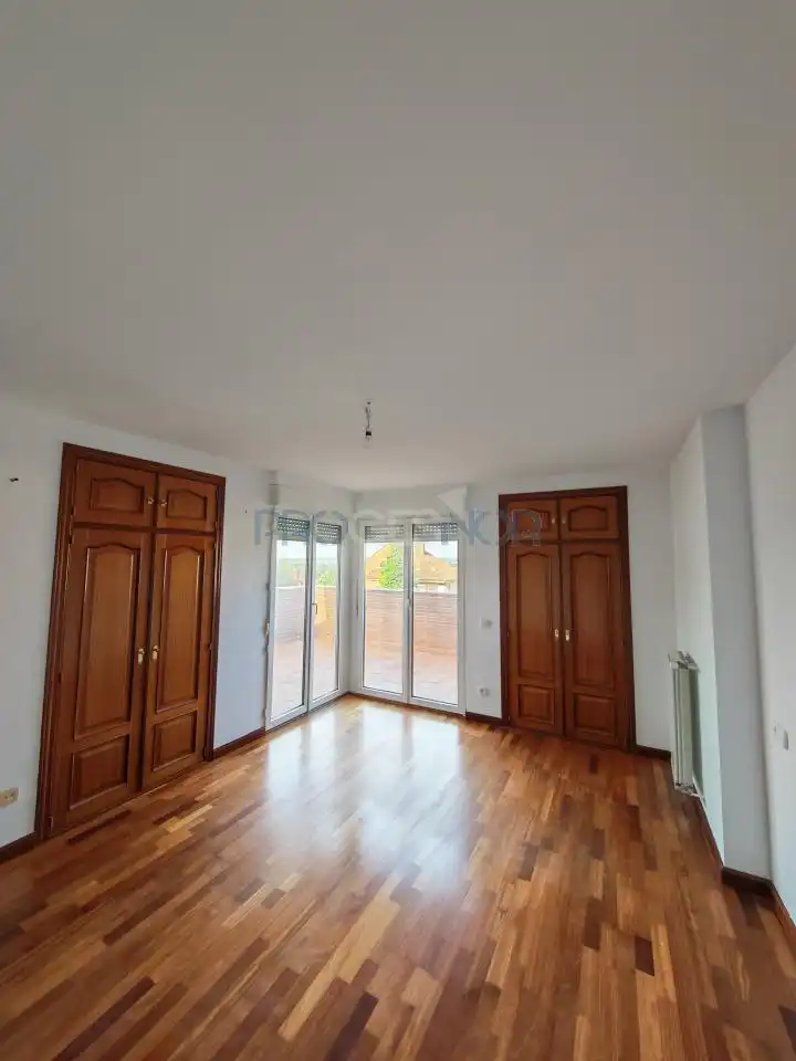 Habitación de Casa o chalet en venta en Sariegos con Calefacción, Jardín privado y Terraza