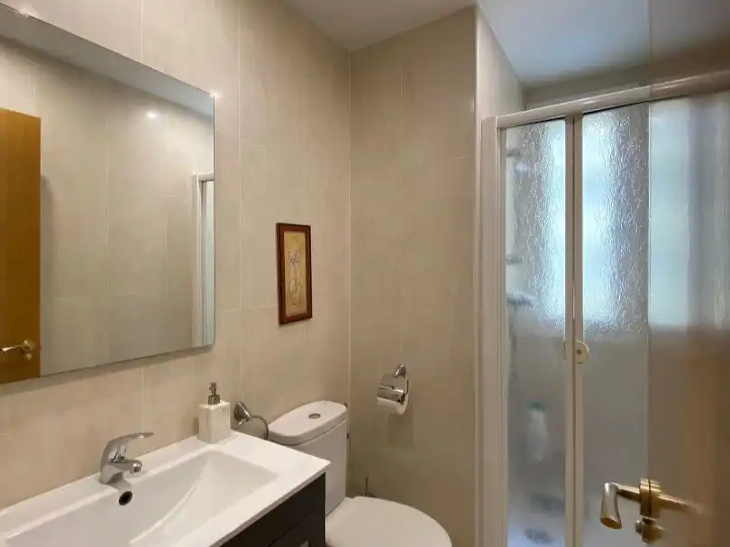 Bathroom of Flat for rent in  Madrid Capital  with Air Conditioner