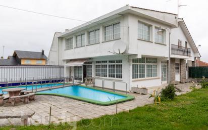 Exterior view of House or chalet for sale in Vilagarcía de Arousa  with Private garden, Terrace and Storage room