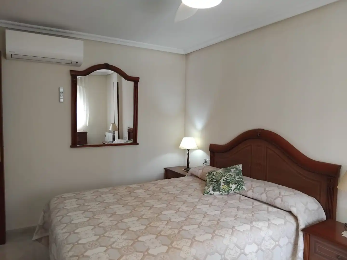 Dormitori de Pis en venda en Benidorm amb Aire condicionat, Terrassa i Moblat