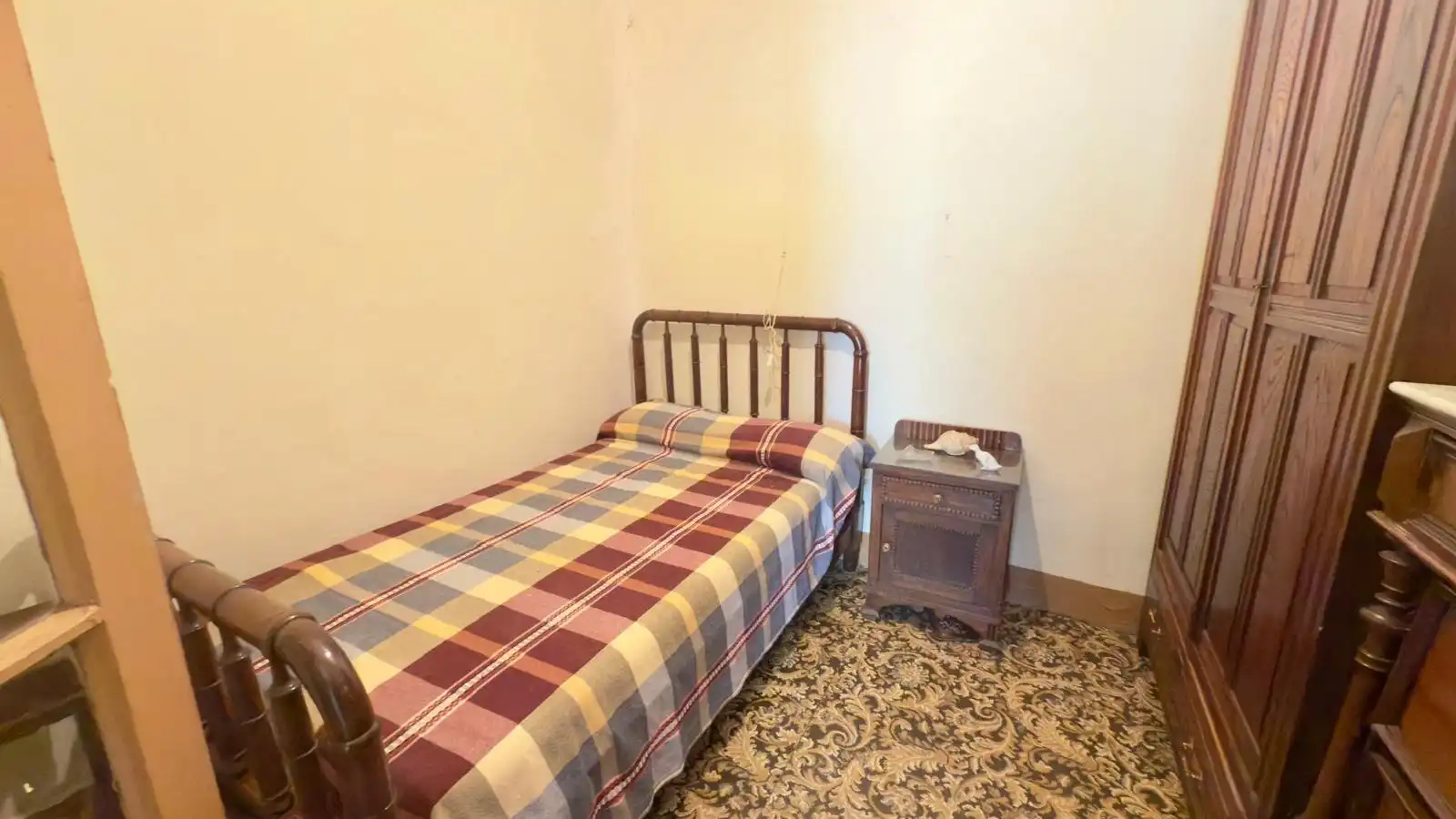 Habitación de Finca rústica en venta en Cenlle con Jardín privado, Terraza y Trastero