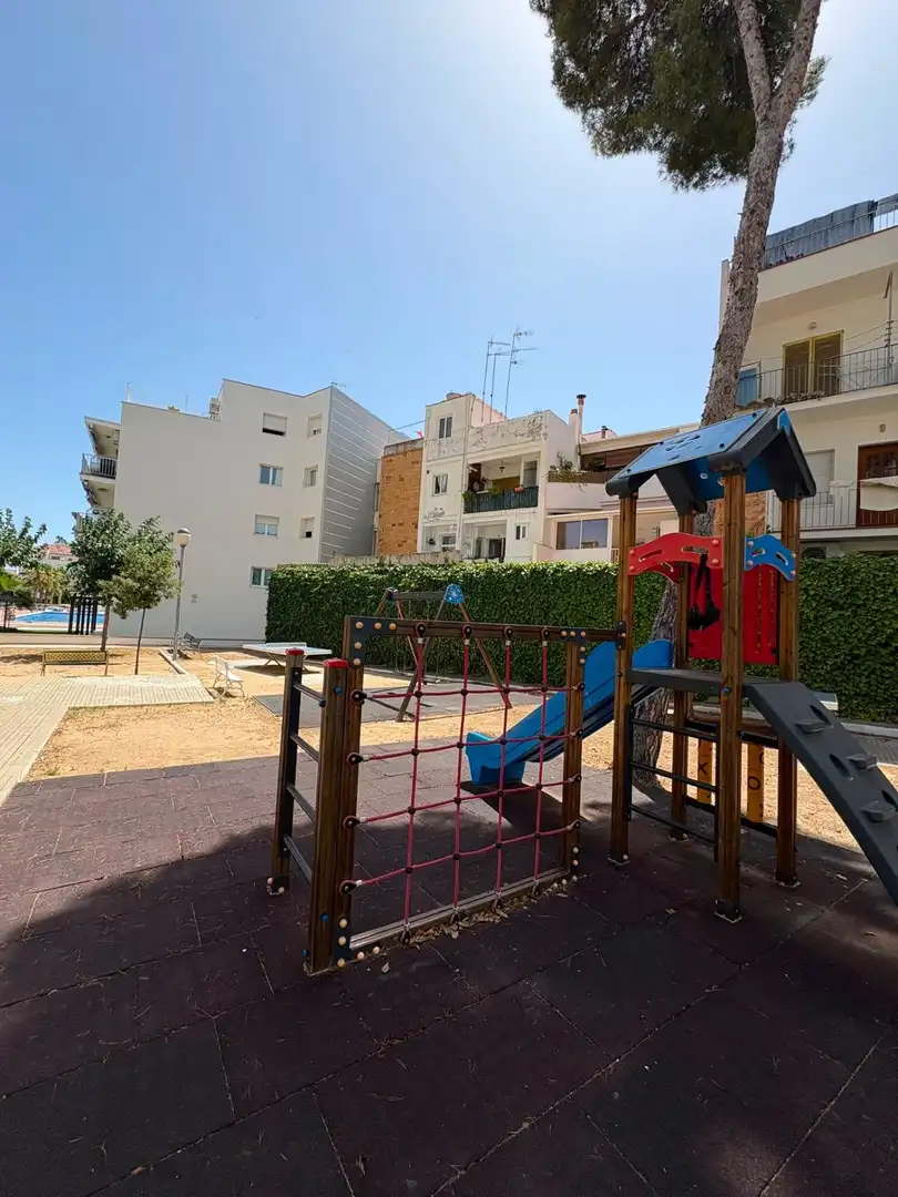 Außenansicht von Wohnungen zum Verkauf in Sitges mit Heizung, Privatgarten und Terrasse