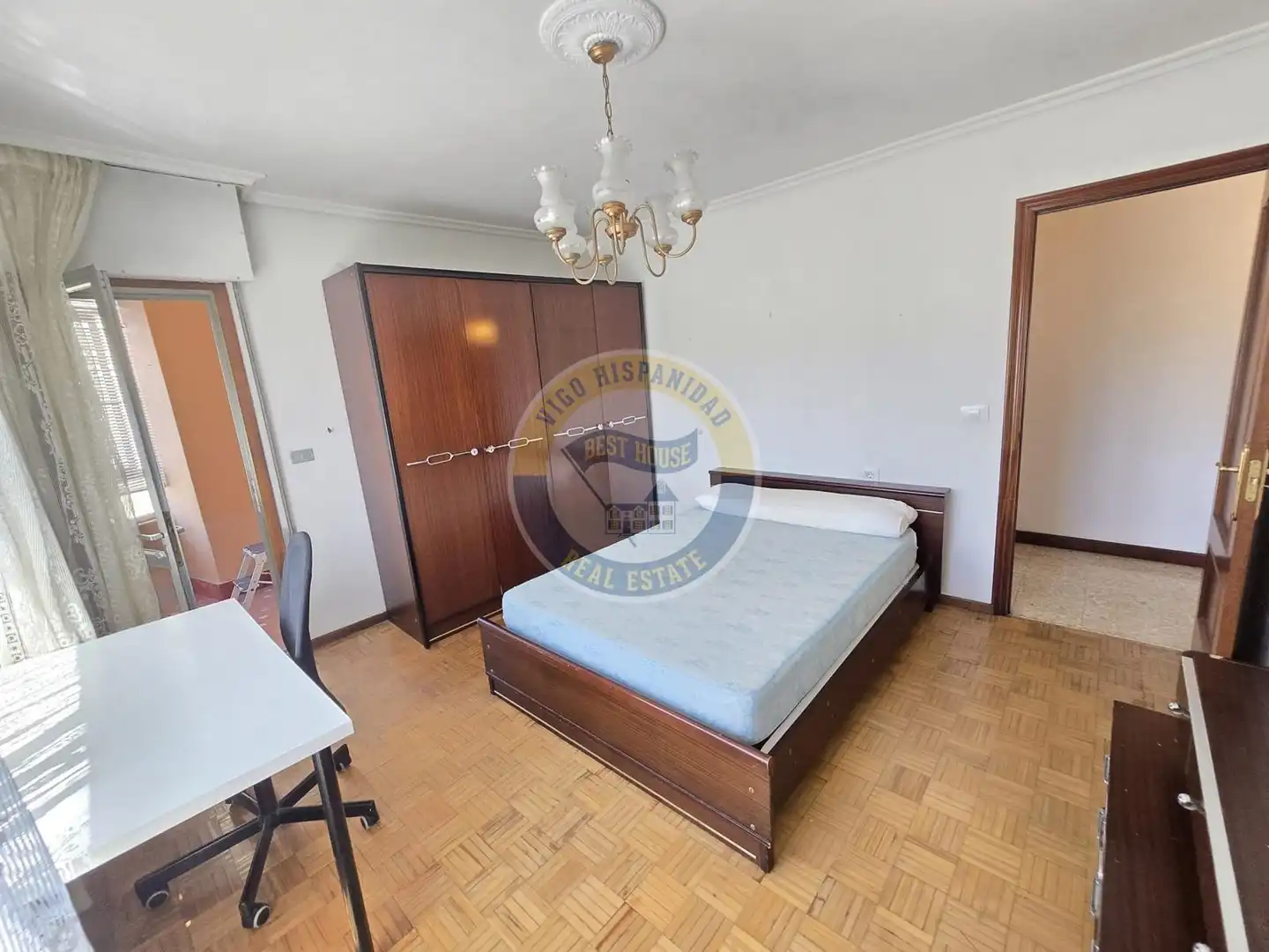 Habitación de Piso de alquiler en Vigo  con Calefacción, Parquet y Amueblado