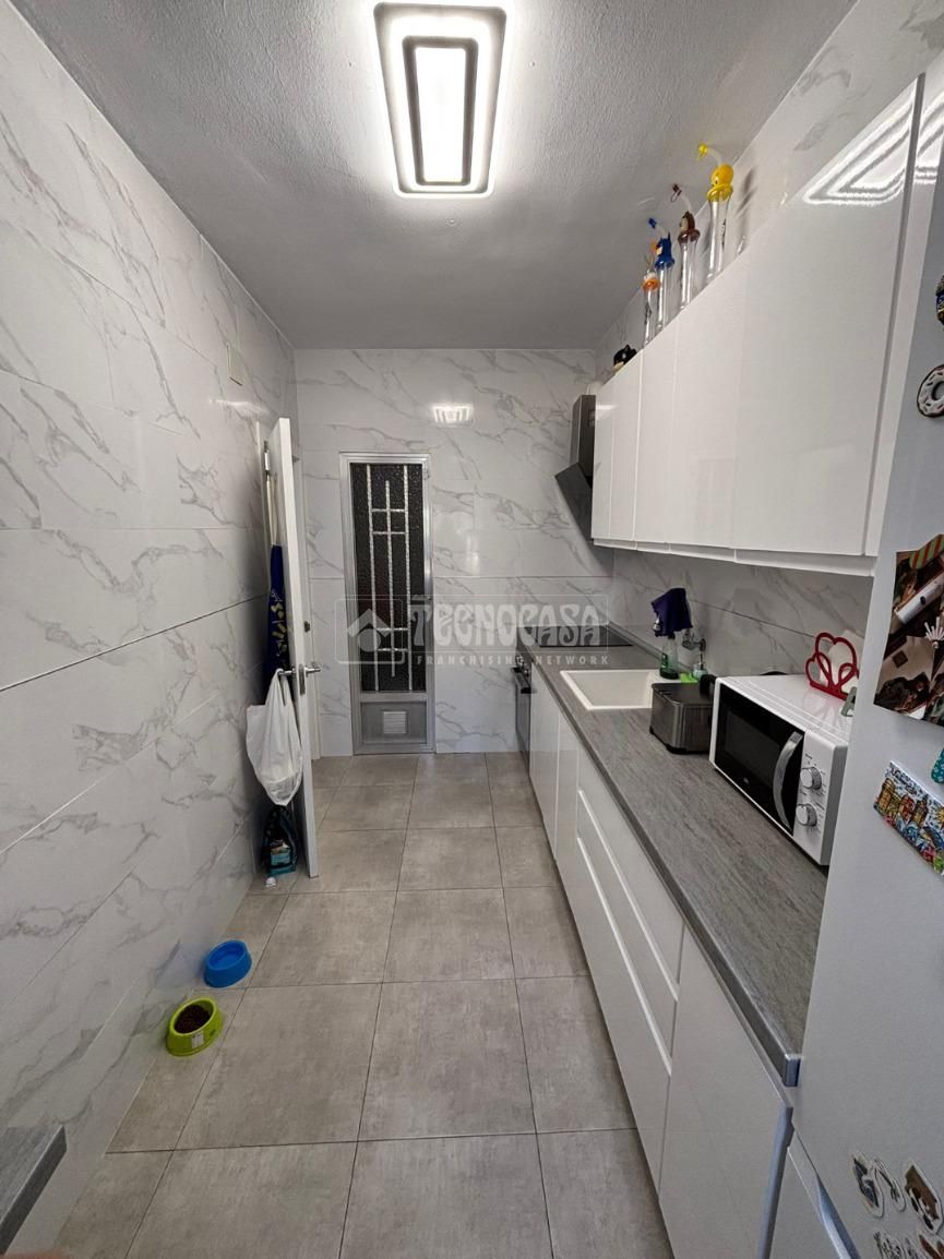 Küche von Wohnung zum Verkauf in  Almería Capital mit Klimaanlage